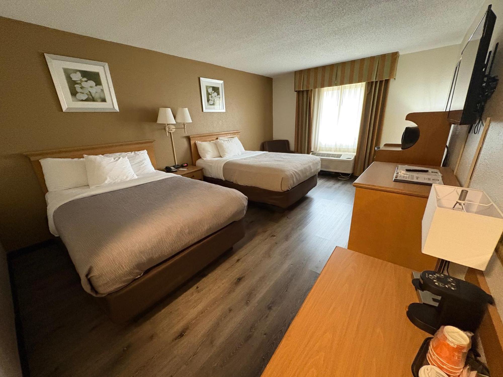 Quality Inn Perrysburg Exterior photo