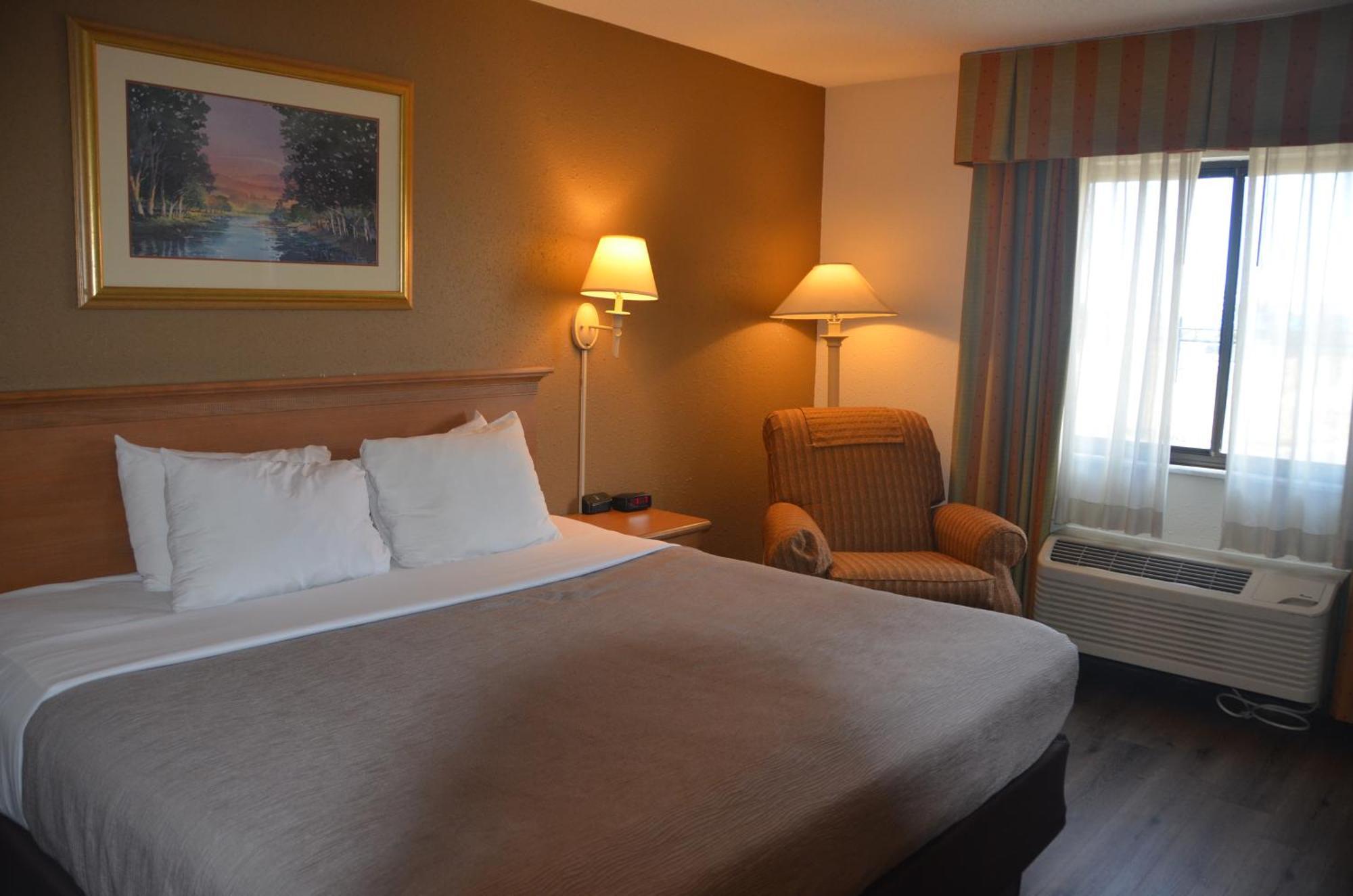 Quality Inn Perrysburg Exterior photo